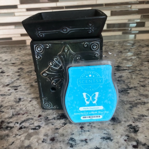Scentsy Other - Scentsy RETIRED Charity Cross Deluxe Warmer Bar